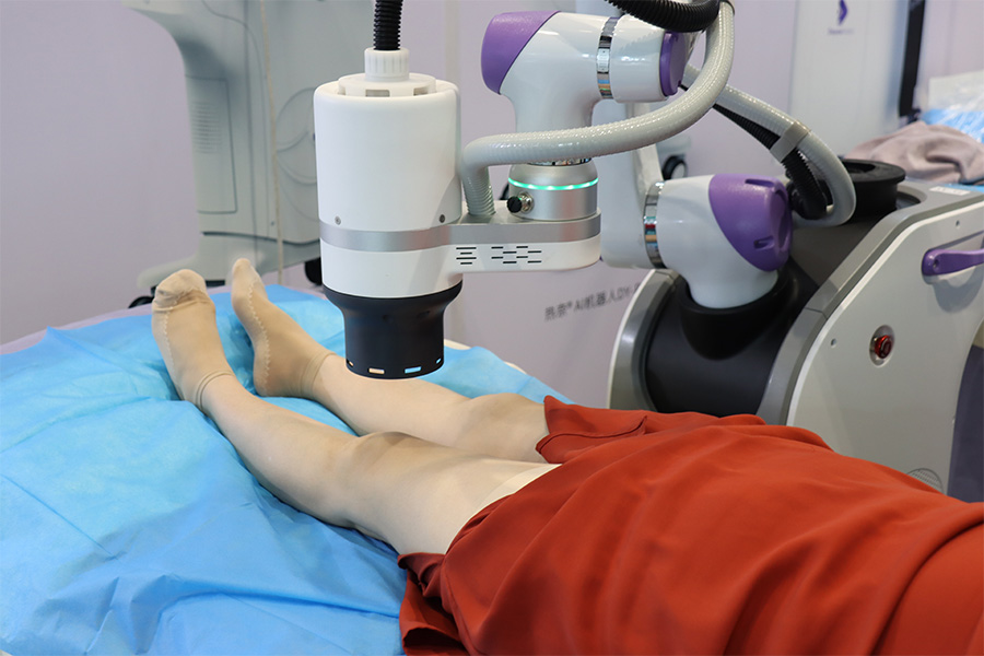 1_0002_Heat Moxibustion on Legs.jpg
